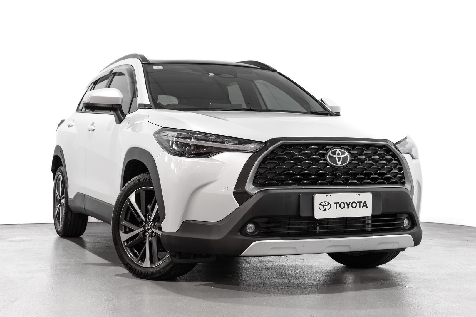 2023 Toyota Corolla Cross Atmos 2WD in White