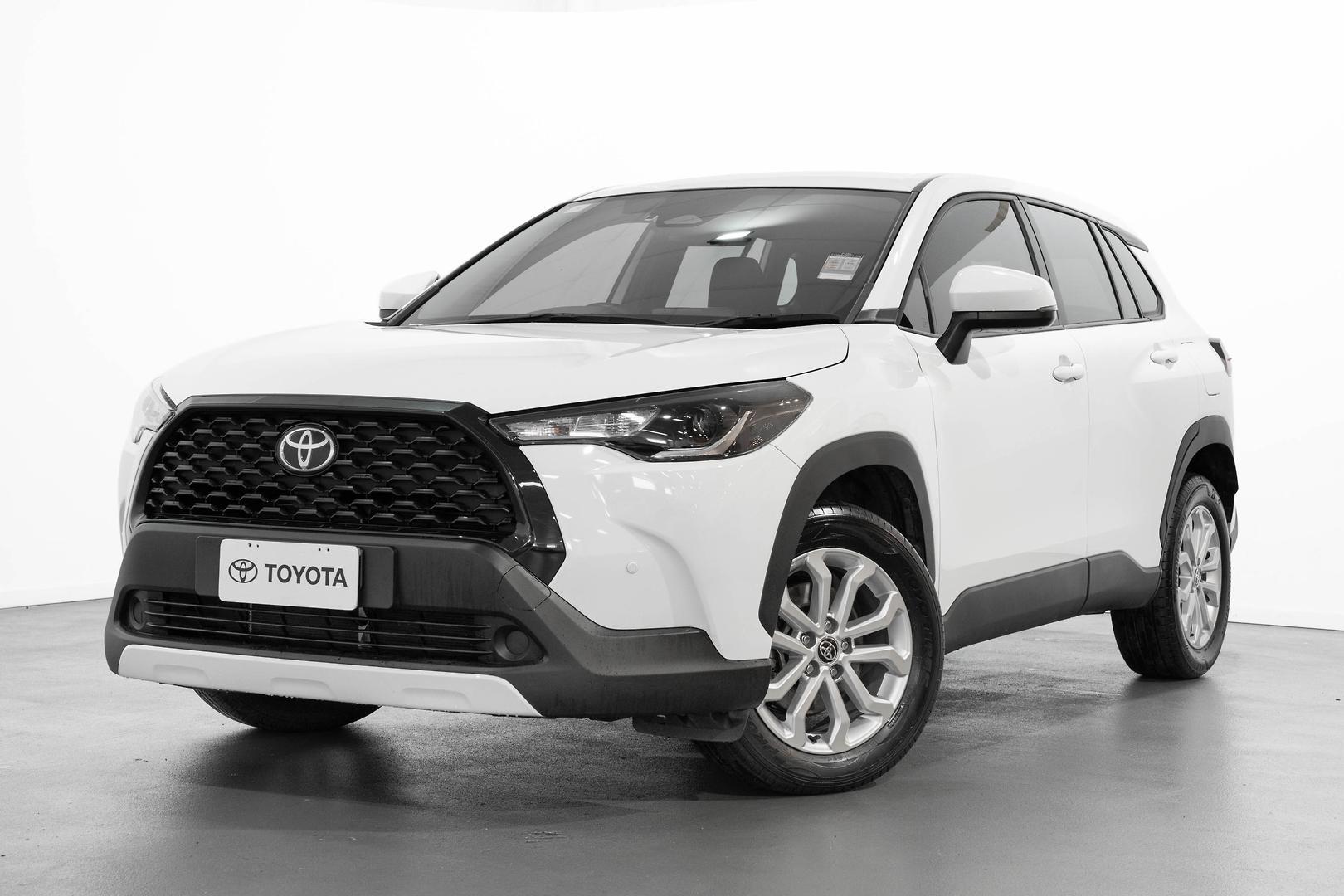 2023 Toyota Corolla Cross GX in White