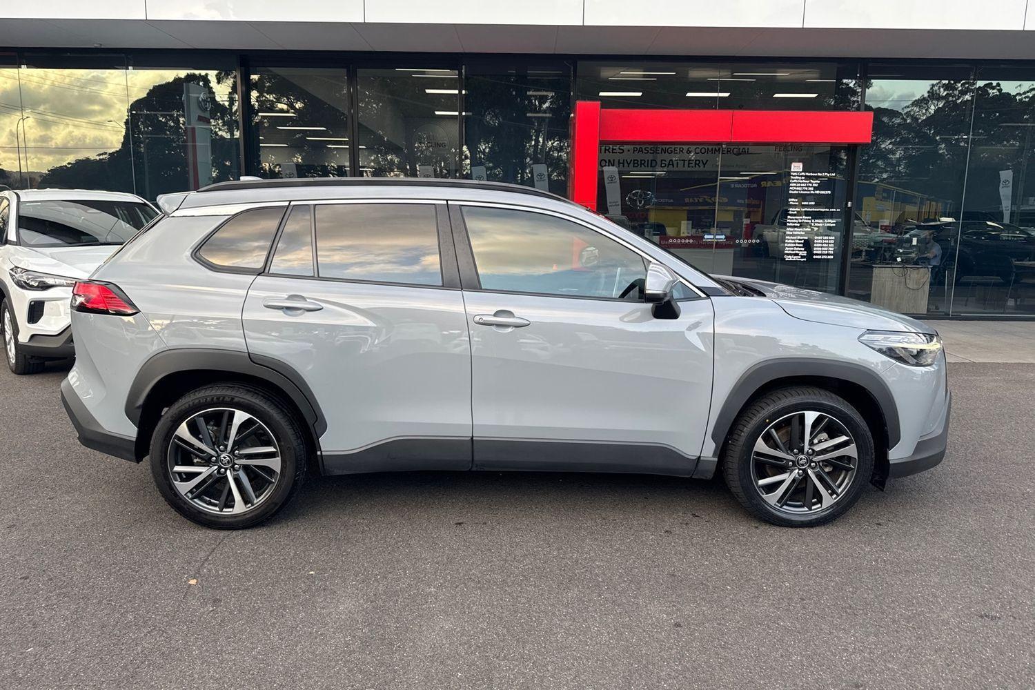 2022 Toyota Corolla Cross Atmos 2WD in Grey