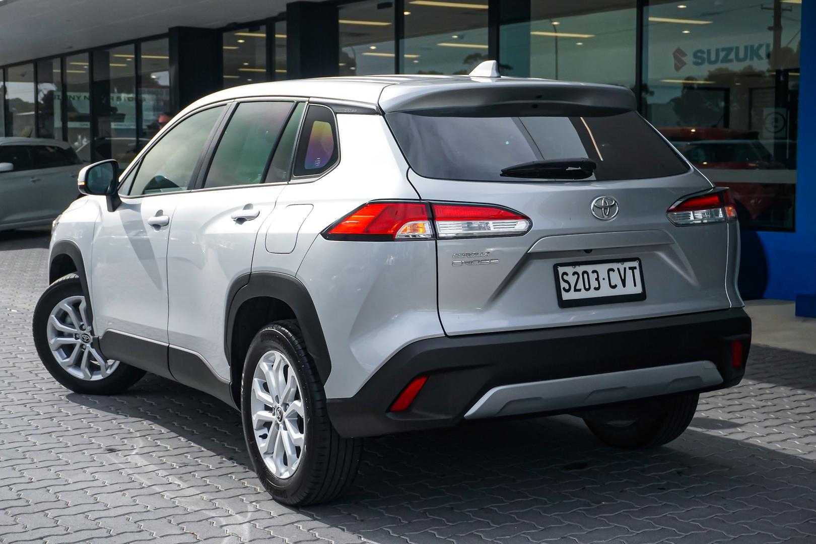 2023 Toyota Corolla Cross GX in Silver