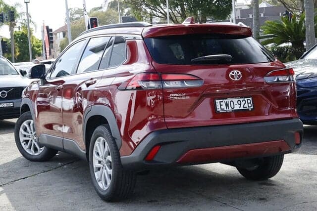 2023 Toyota Corolla Cross GXL in Red