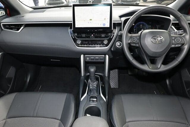 2023 Toyota Corolla Cross GXL in Red