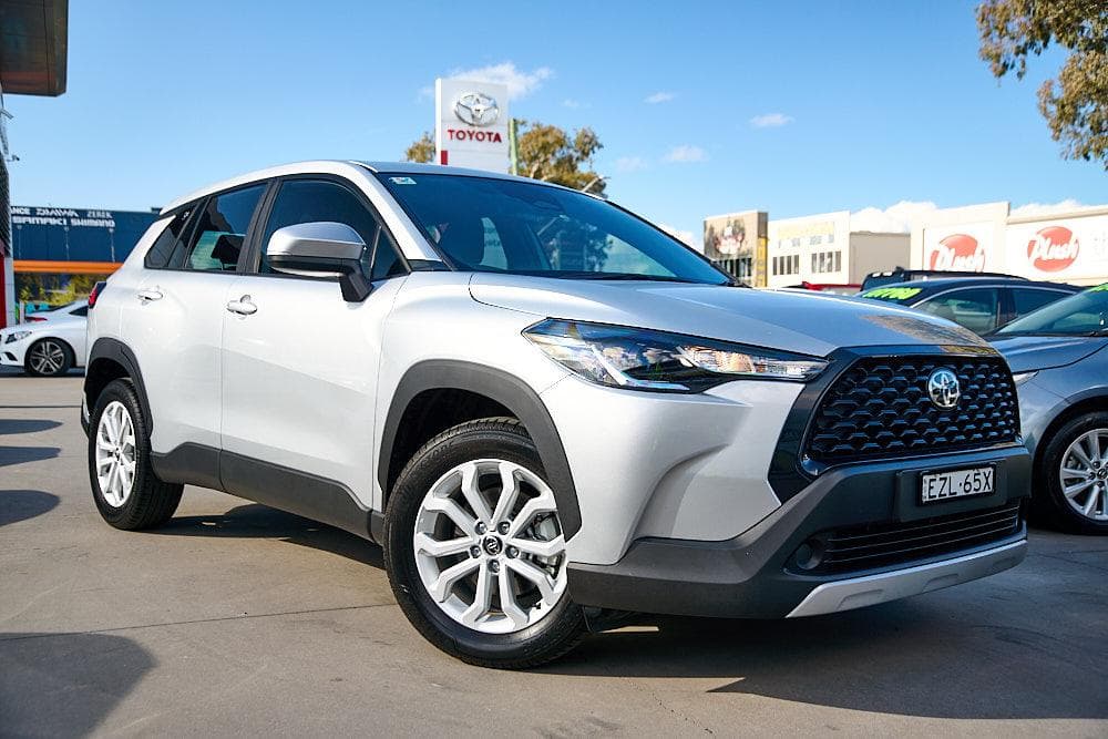 2023 Toyota Corolla Cross GX in Silver