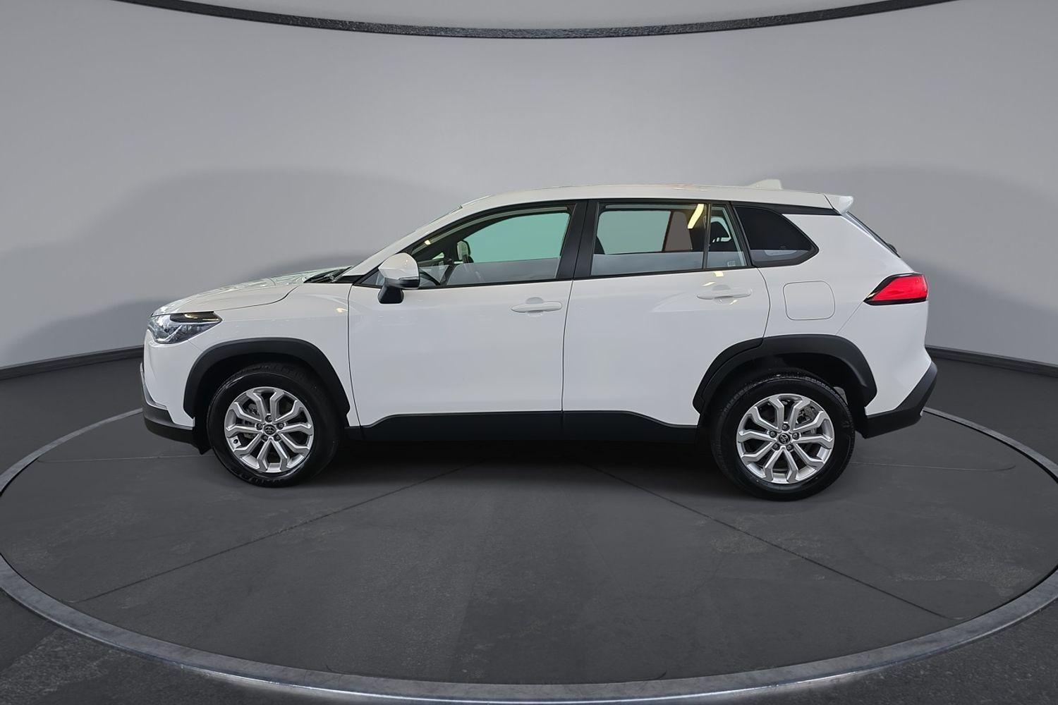 2024 Toyota Corolla Cross GX in White