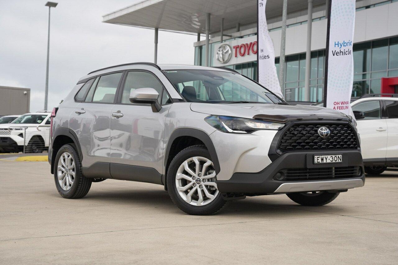 2022 Toyota Corolla Cross GX in Silver