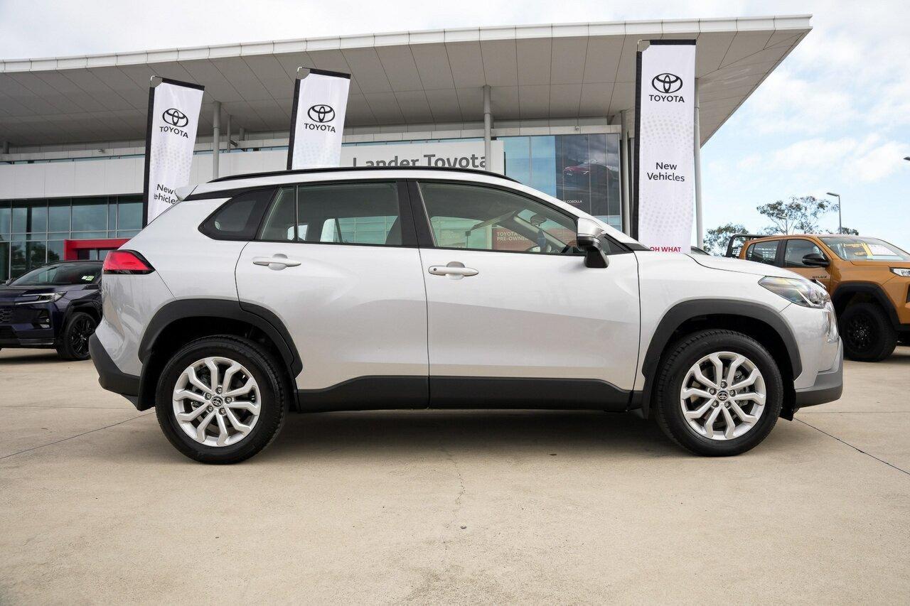 2022 Toyota Corolla Cross GX in Silver