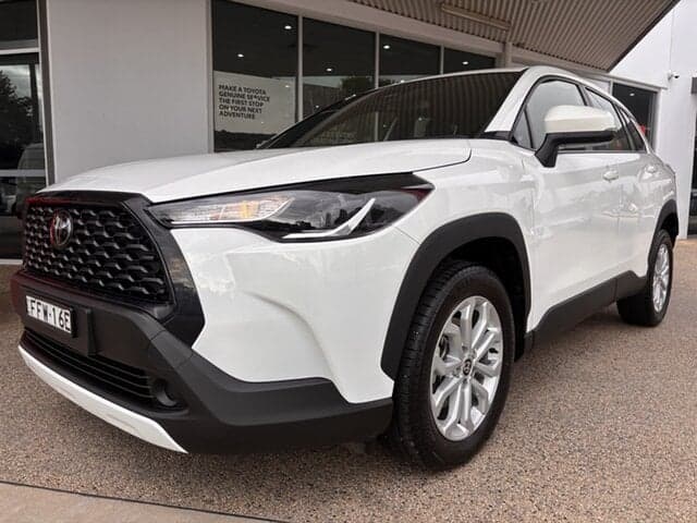 2024 Toyota Corolla Cross GX in White