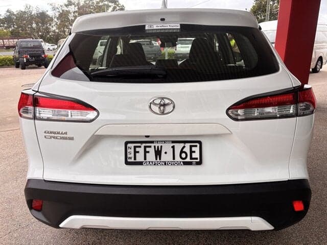2024 Toyota Corolla Cross GX in White