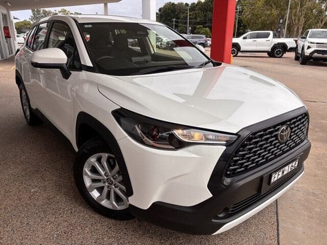 2024 Toyota Corolla Cross GX in White