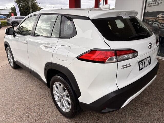 2024 Toyota Corolla Cross GX in White
