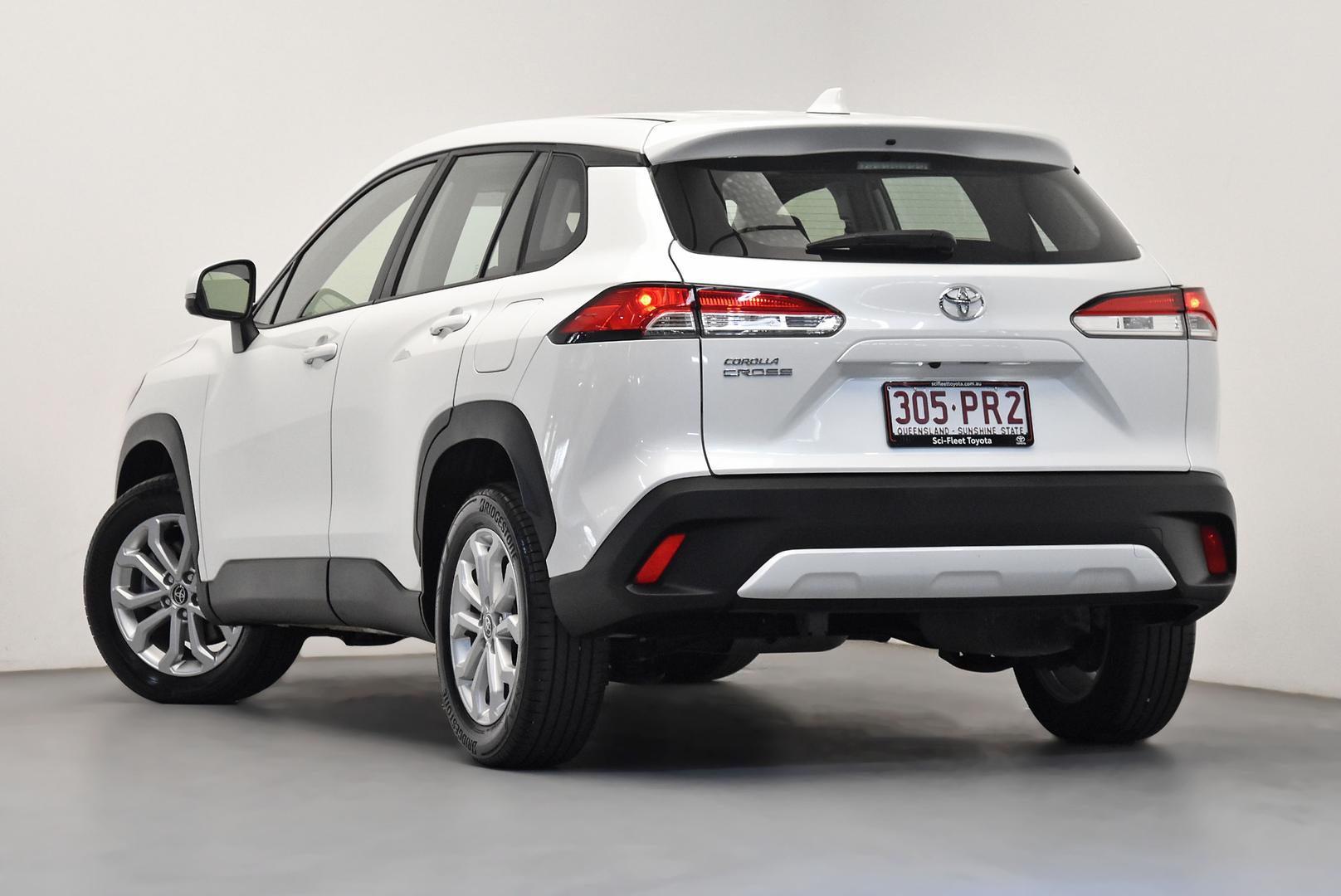 2024 Toyota Corolla Cross GX in White