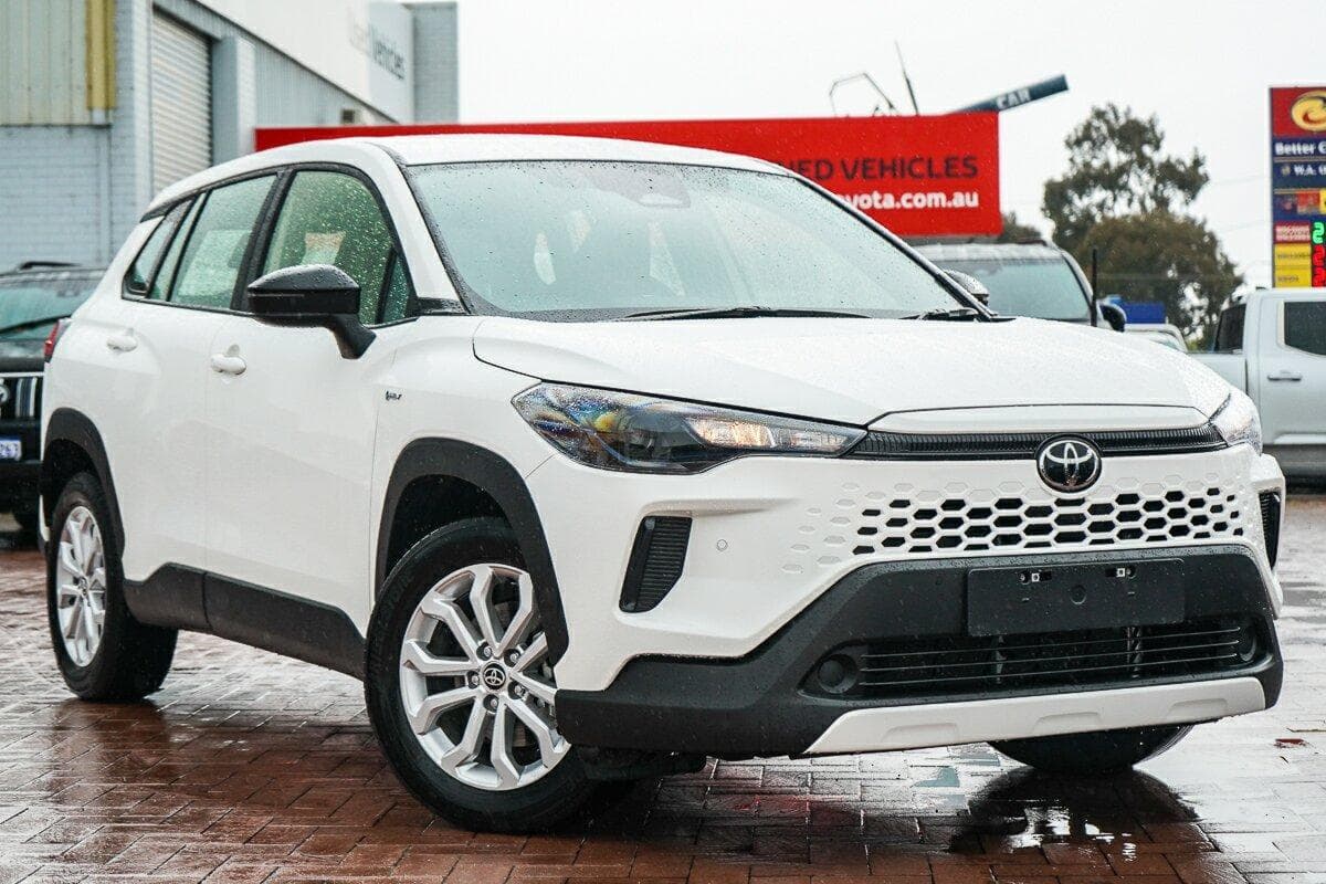 2025 Toyota Corolla Cross GX in White