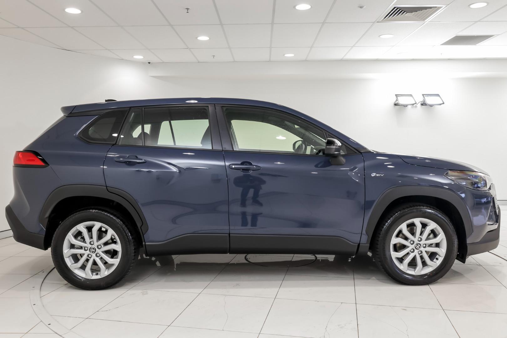 2025 Toyota Corolla Cross GX in Grey