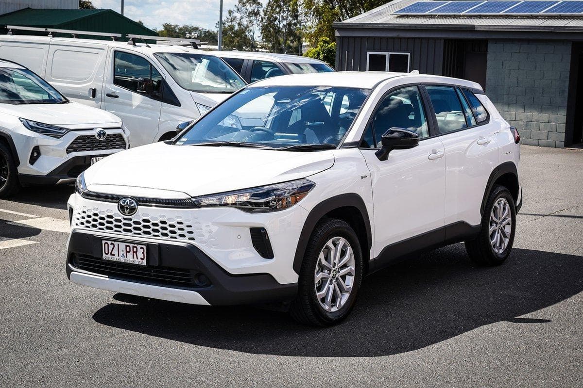 2025 Toyota Corolla Cross GX in White