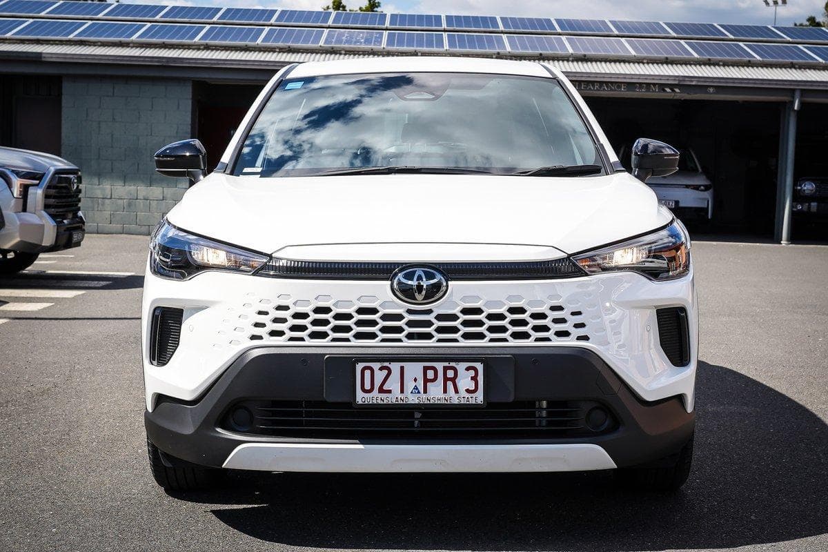 2025 Toyota Corolla Cross GX in White
