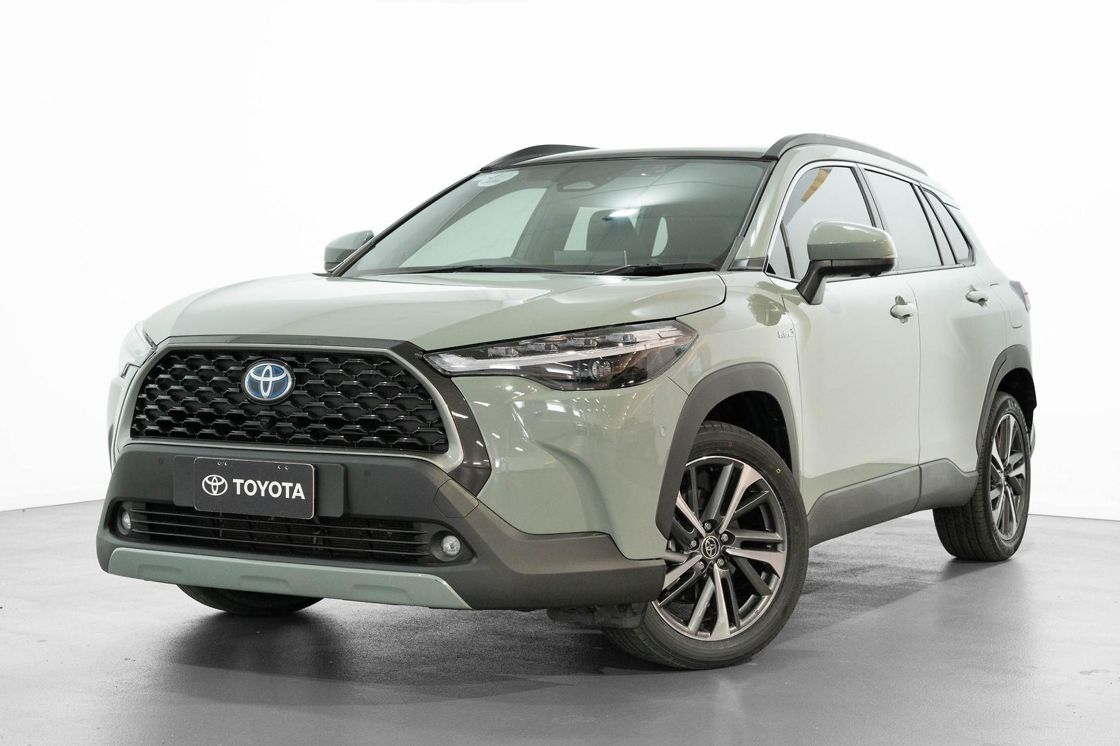 2023 Toyota Corolla Cross Atmos 2WD in Green