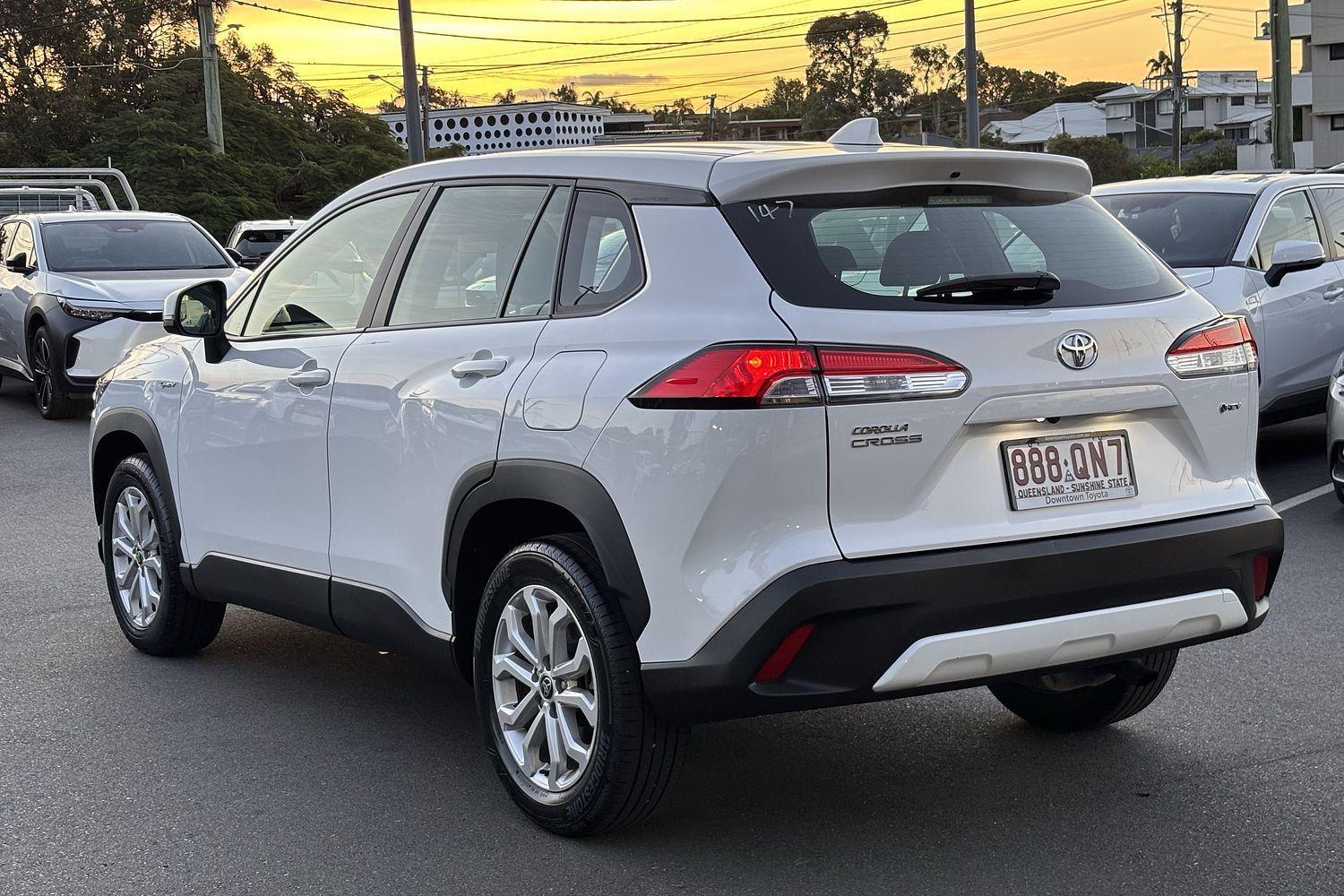 2024 Toyota Corolla Cross GX in White