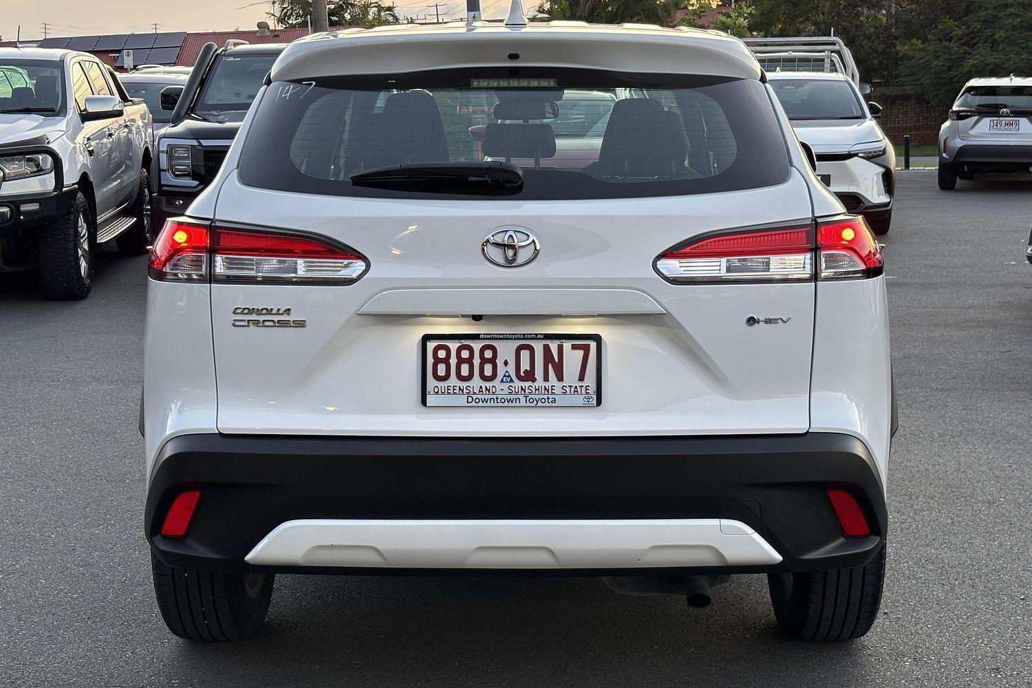 2024 Toyota Corolla Cross GX in White
