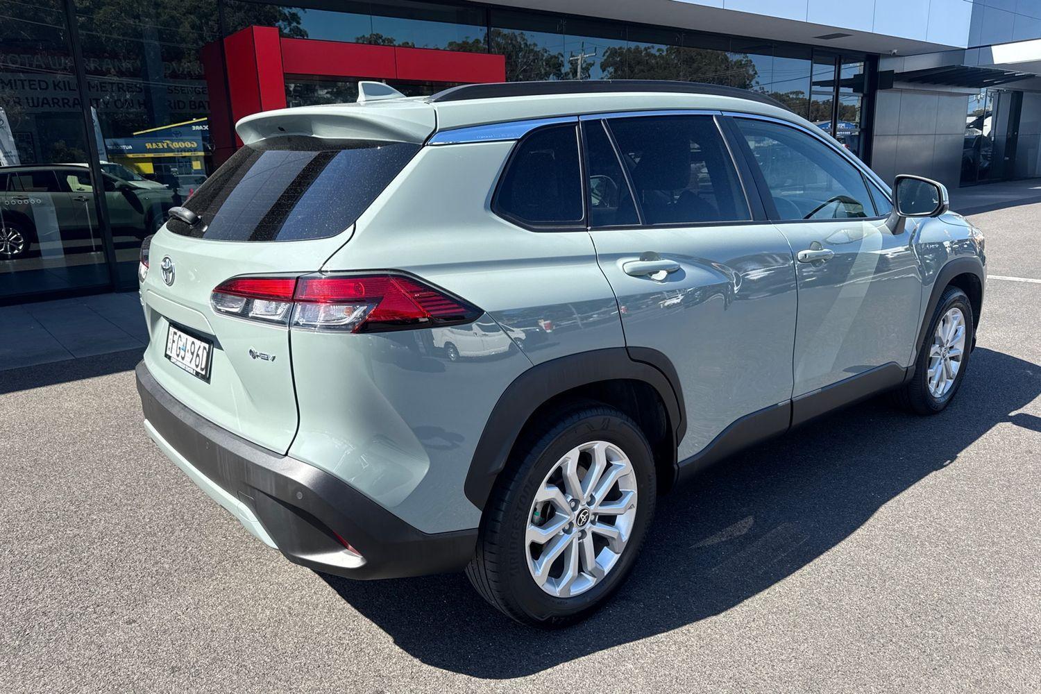 2024 Toyota Corolla Cross GXL in Green