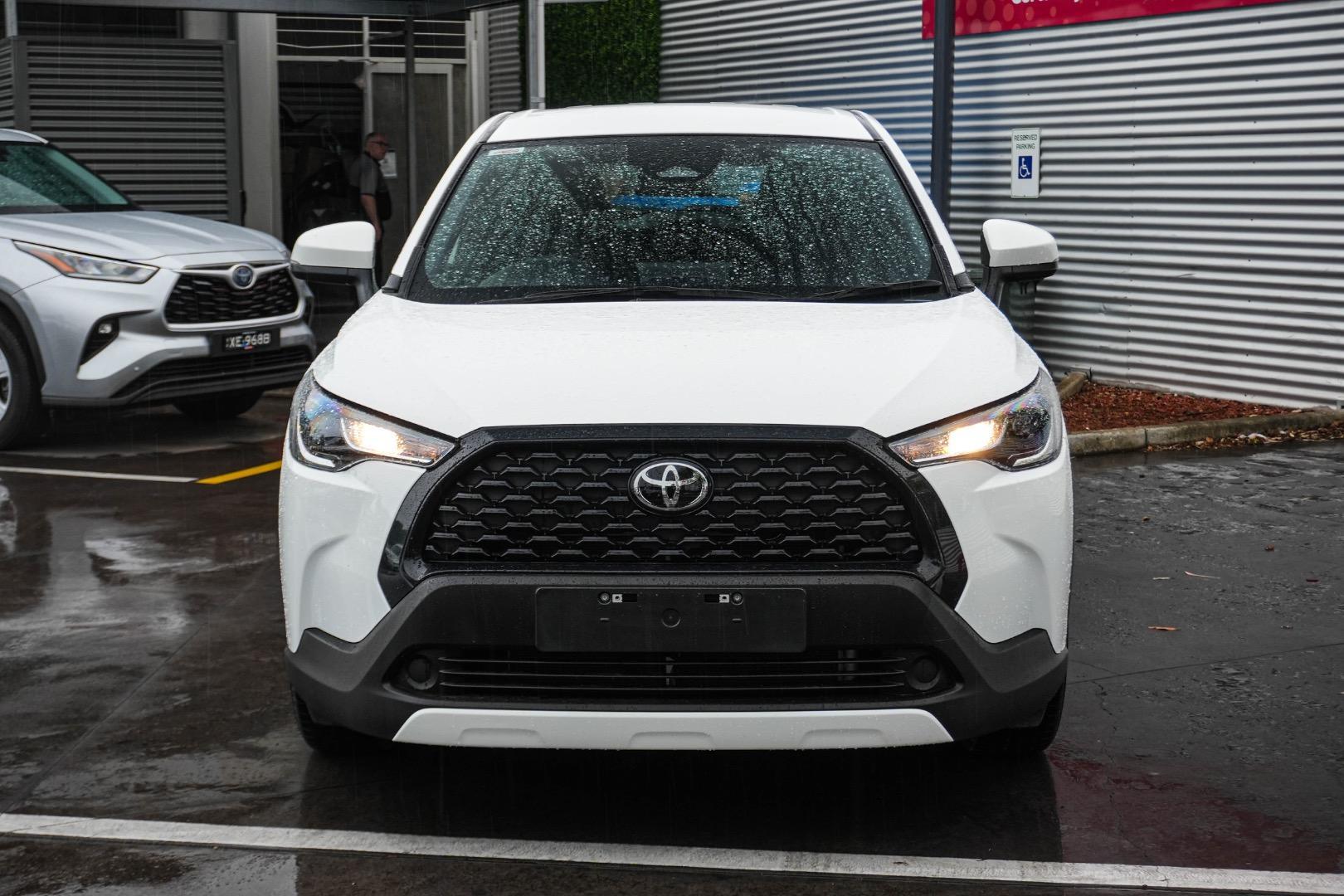 2024 Toyota Corolla Cross GX in White