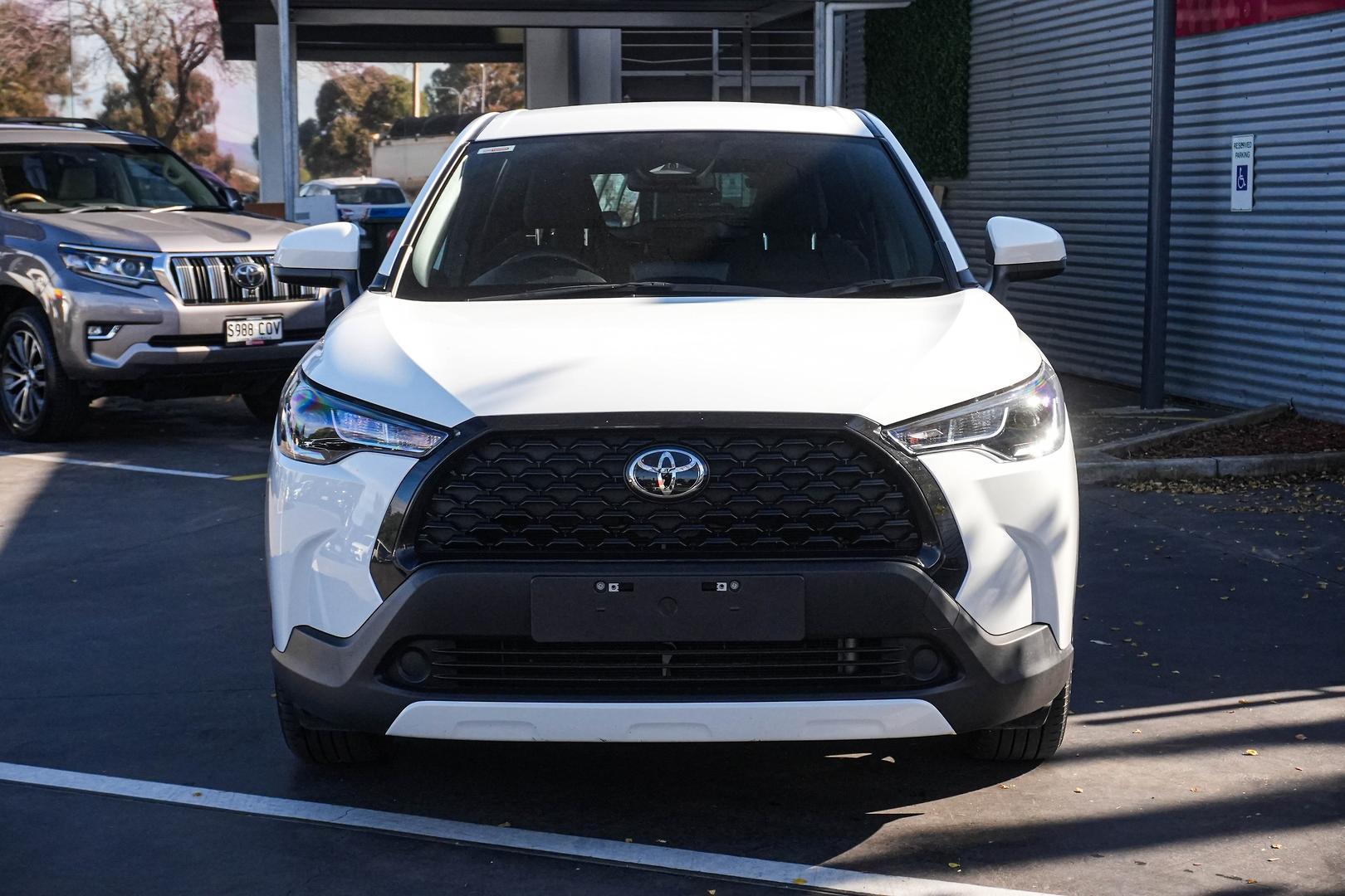 2024 Toyota Corolla Cross GX in White