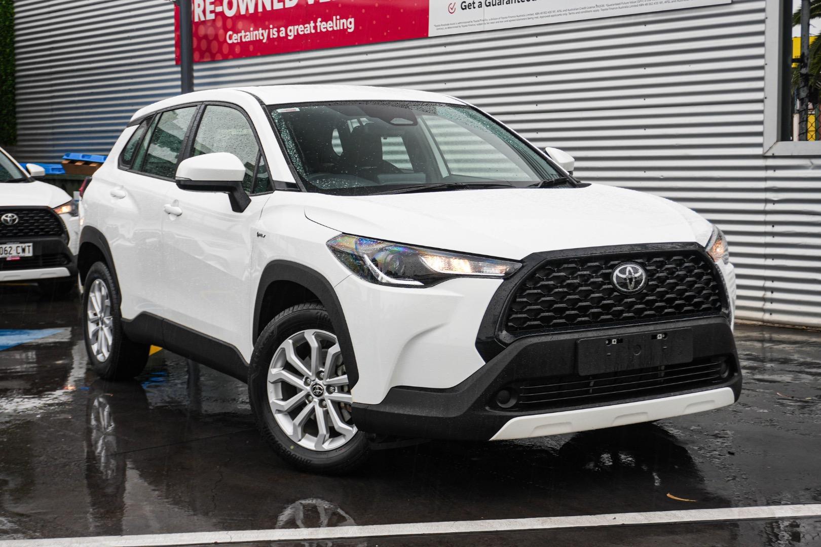 2025 Toyota Corolla Cross GX in White