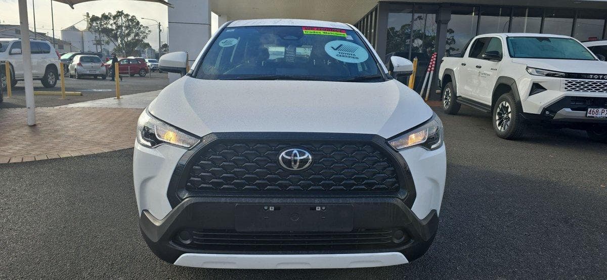 2025 Toyota Corolla Cross GX in White