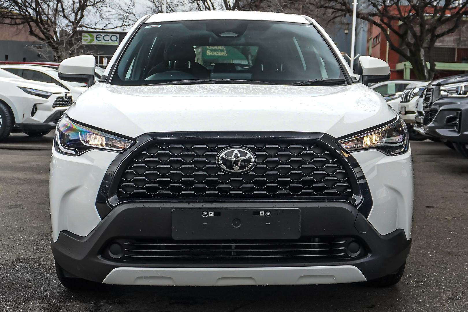 2025 Toyota Corolla Cross GX in White