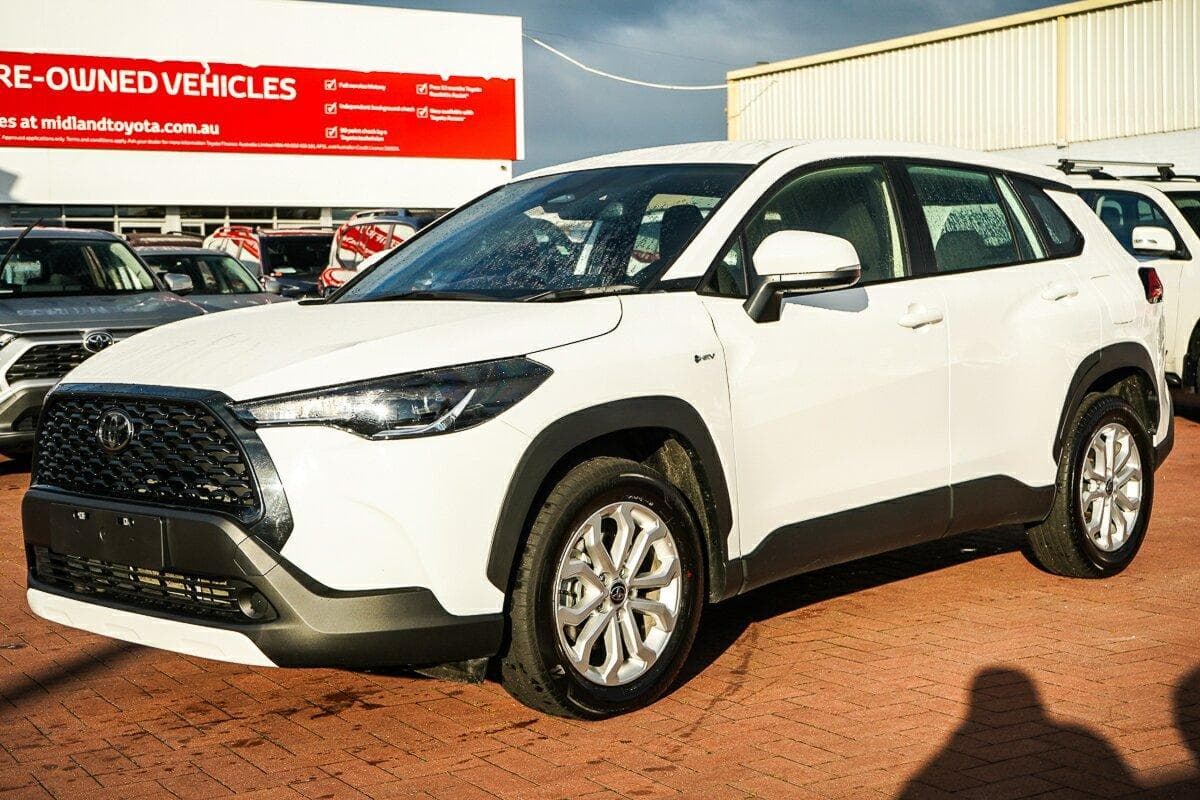 2025 Toyota Corolla Cross GX in White