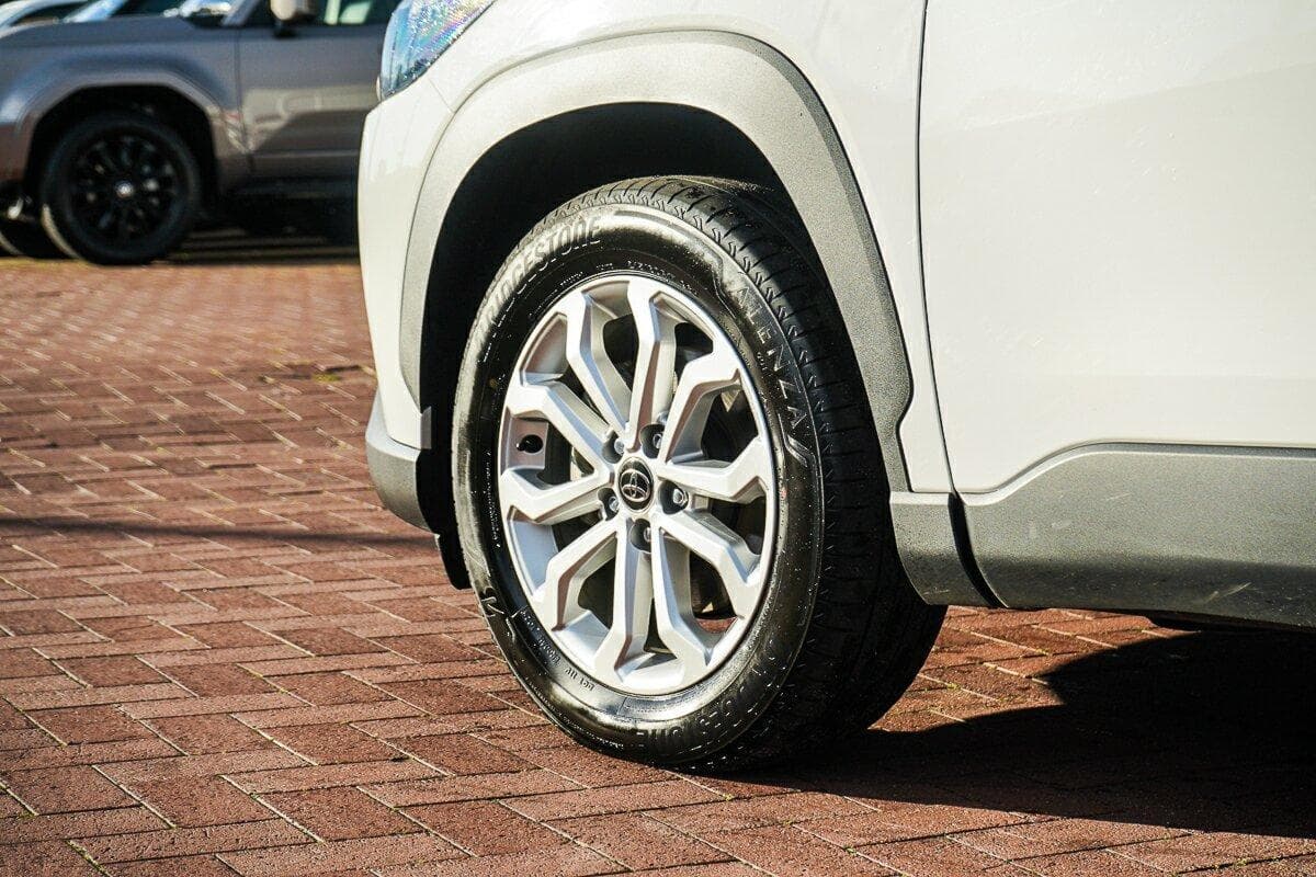 2025 Toyota Corolla Cross GX in White
