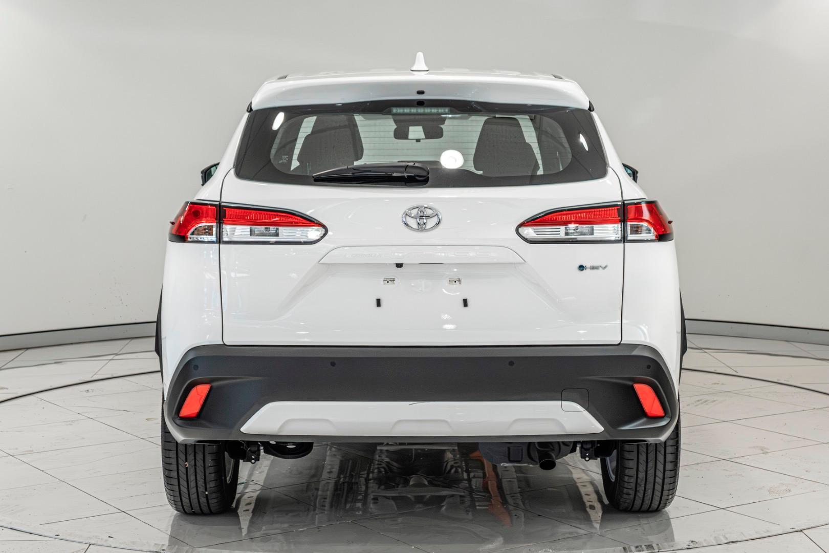 2025 Toyota Corolla Cross GX in White