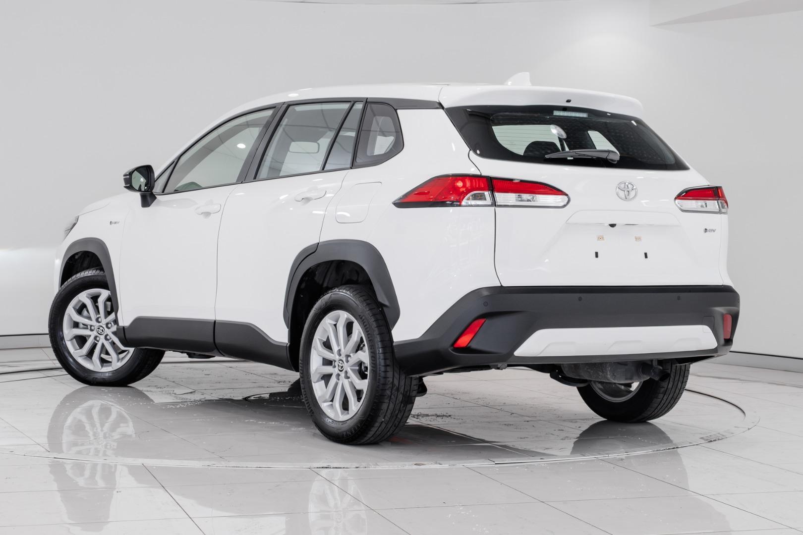 2025 Toyota Corolla Cross GX in White
