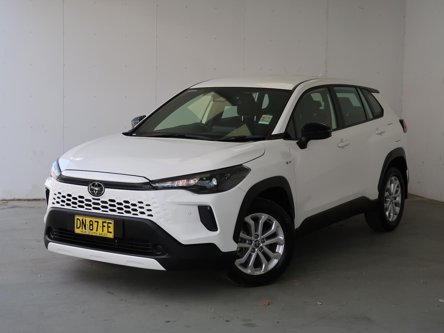 2025 Toyota Corolla Cross GX in White