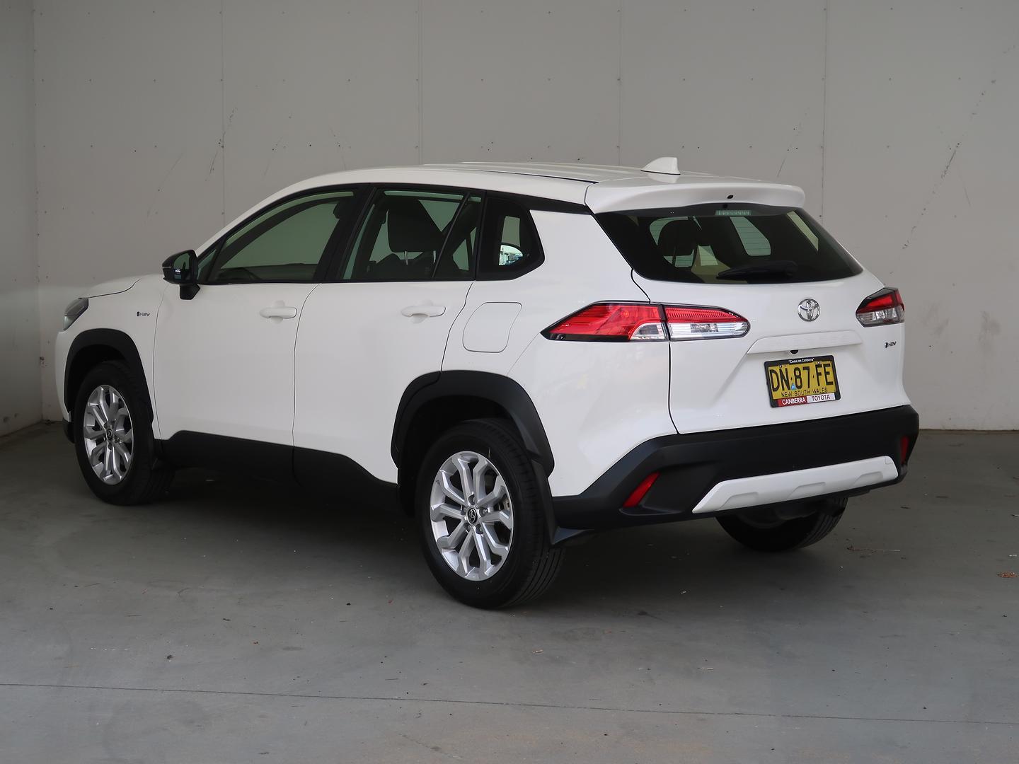 2025 Toyota Corolla Cross GX in White