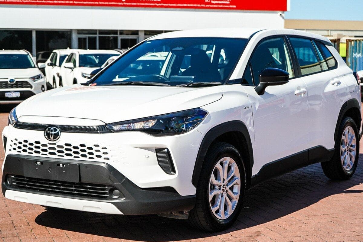 2025 Toyota Corolla Cross GX in White