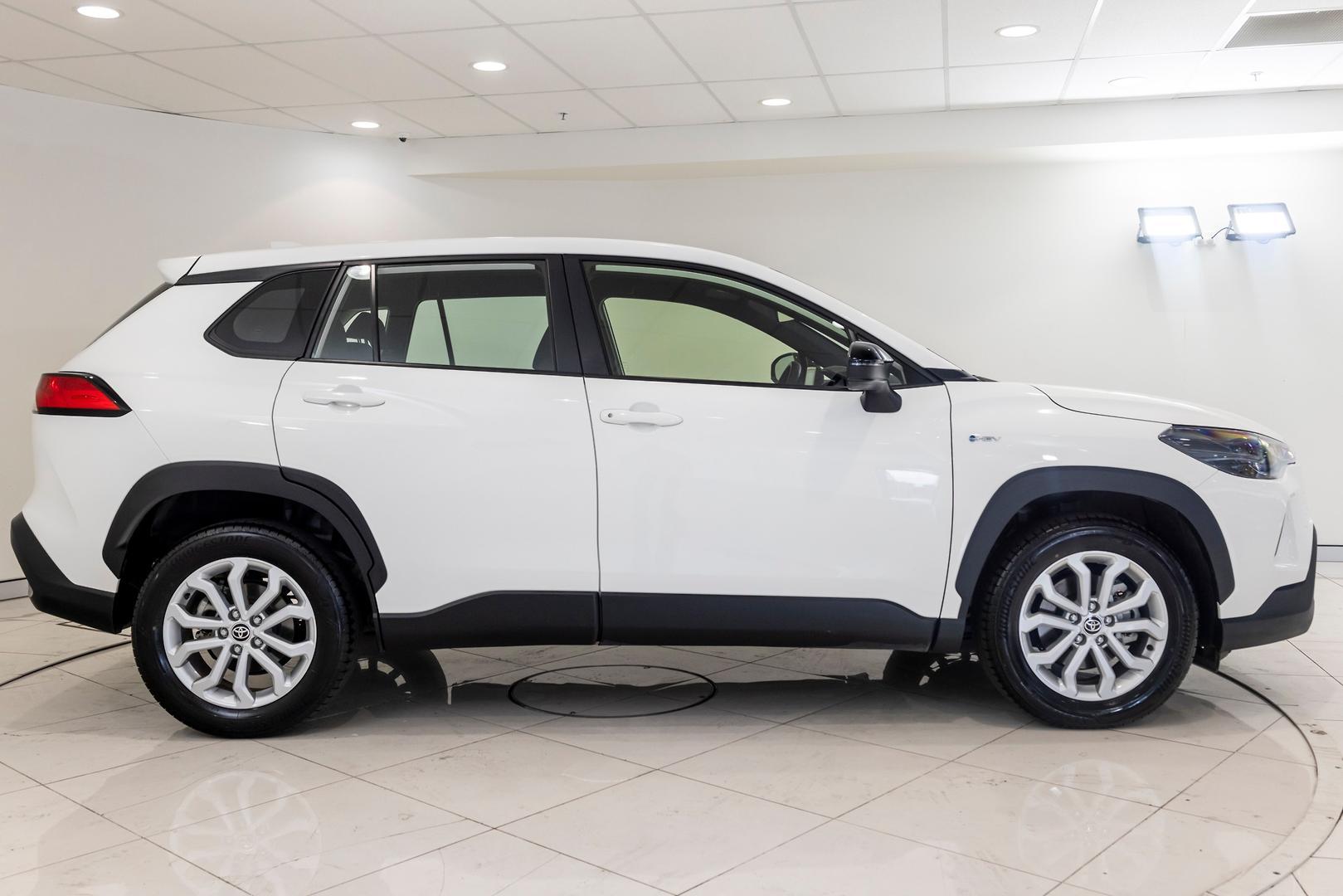 2025 Toyota Corolla Cross GX in White