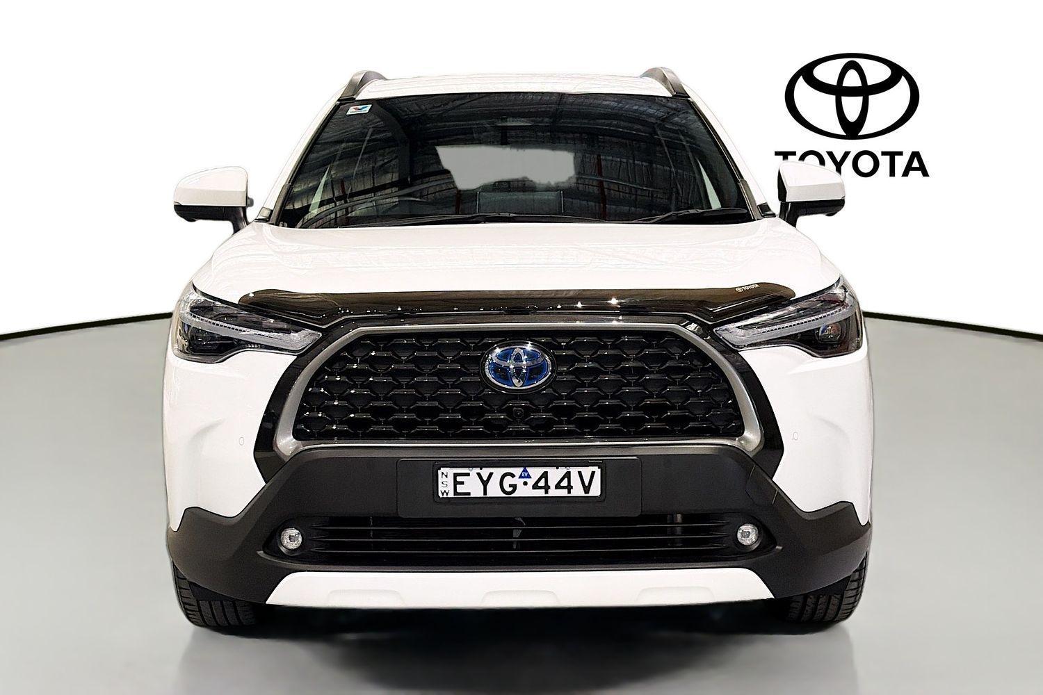 2022 Toyota Corolla Cross GXL in White