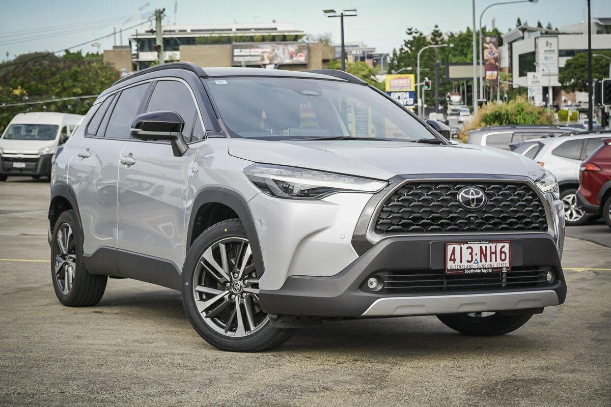 2024 Toyota Corolla Cross Atmos 2WD in Two Tone Silver