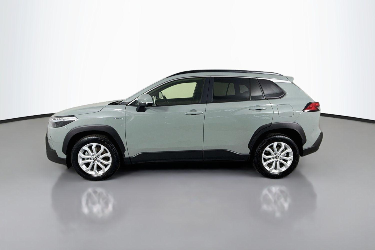 2025 Toyota Corolla Cross GXL in Green