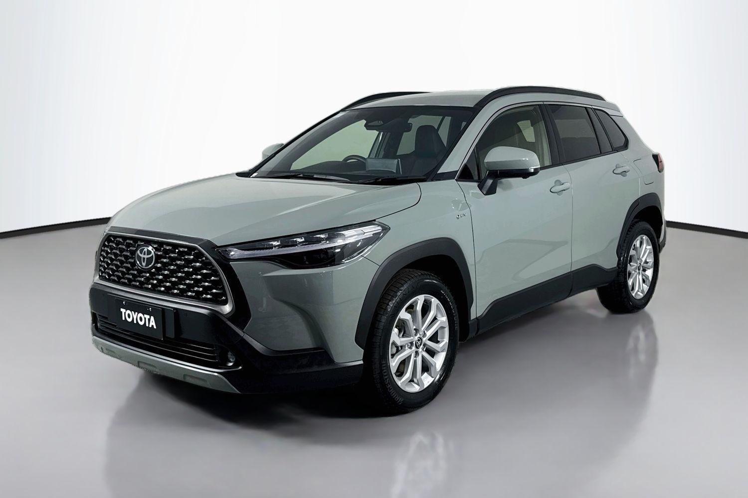 2025 Toyota Corolla Cross GXL in Green
