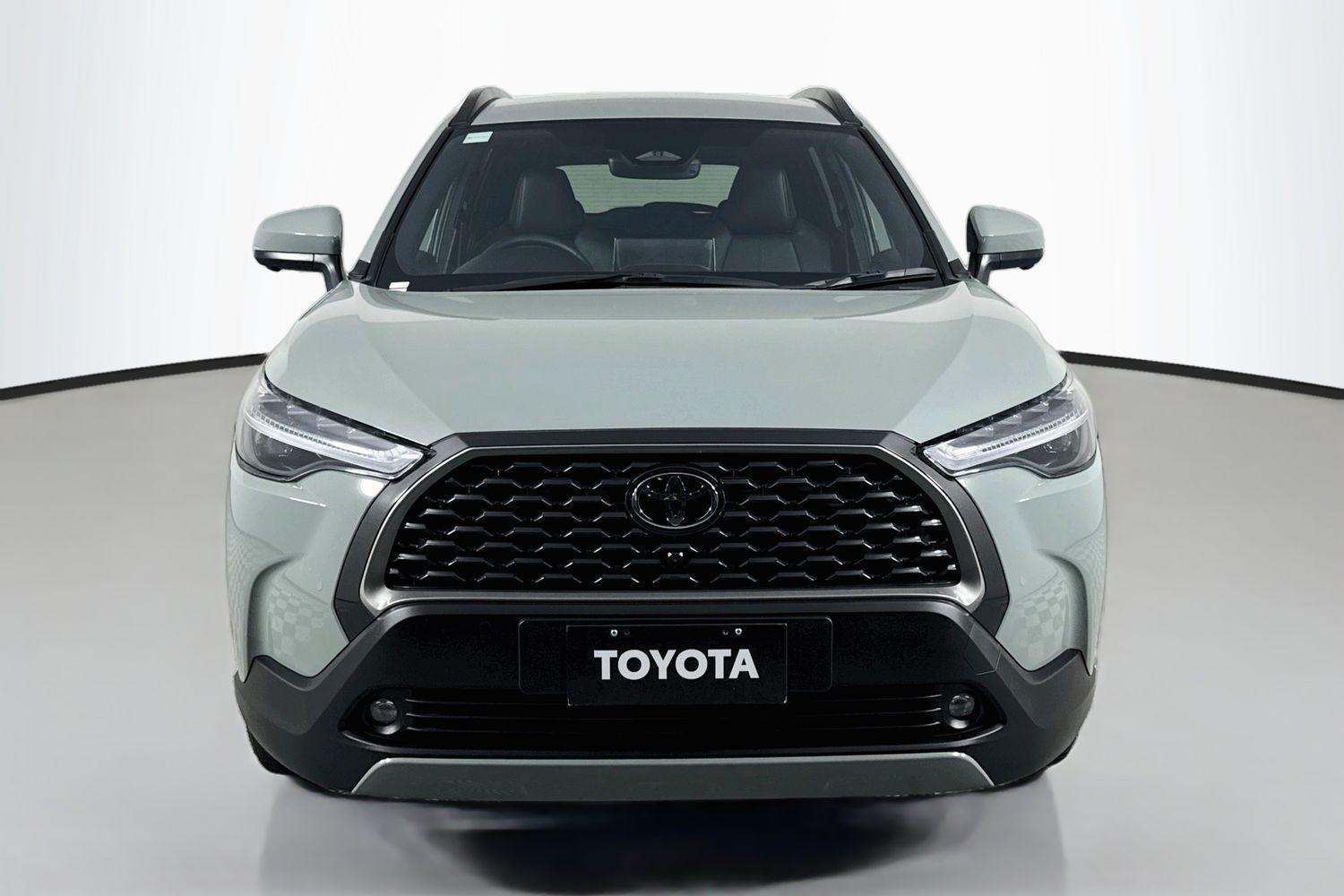 2025 Toyota Corolla Cross GXL in Green
