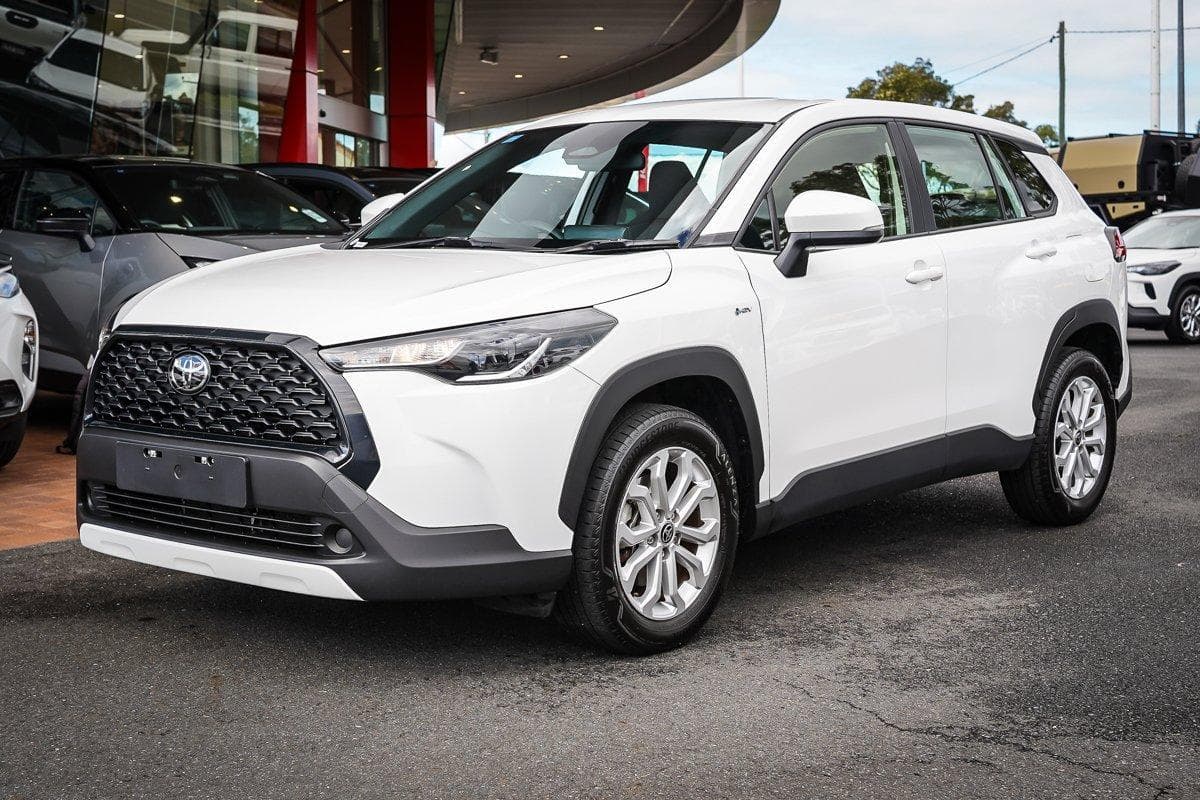 2025 Toyota Corolla Cross GX in White