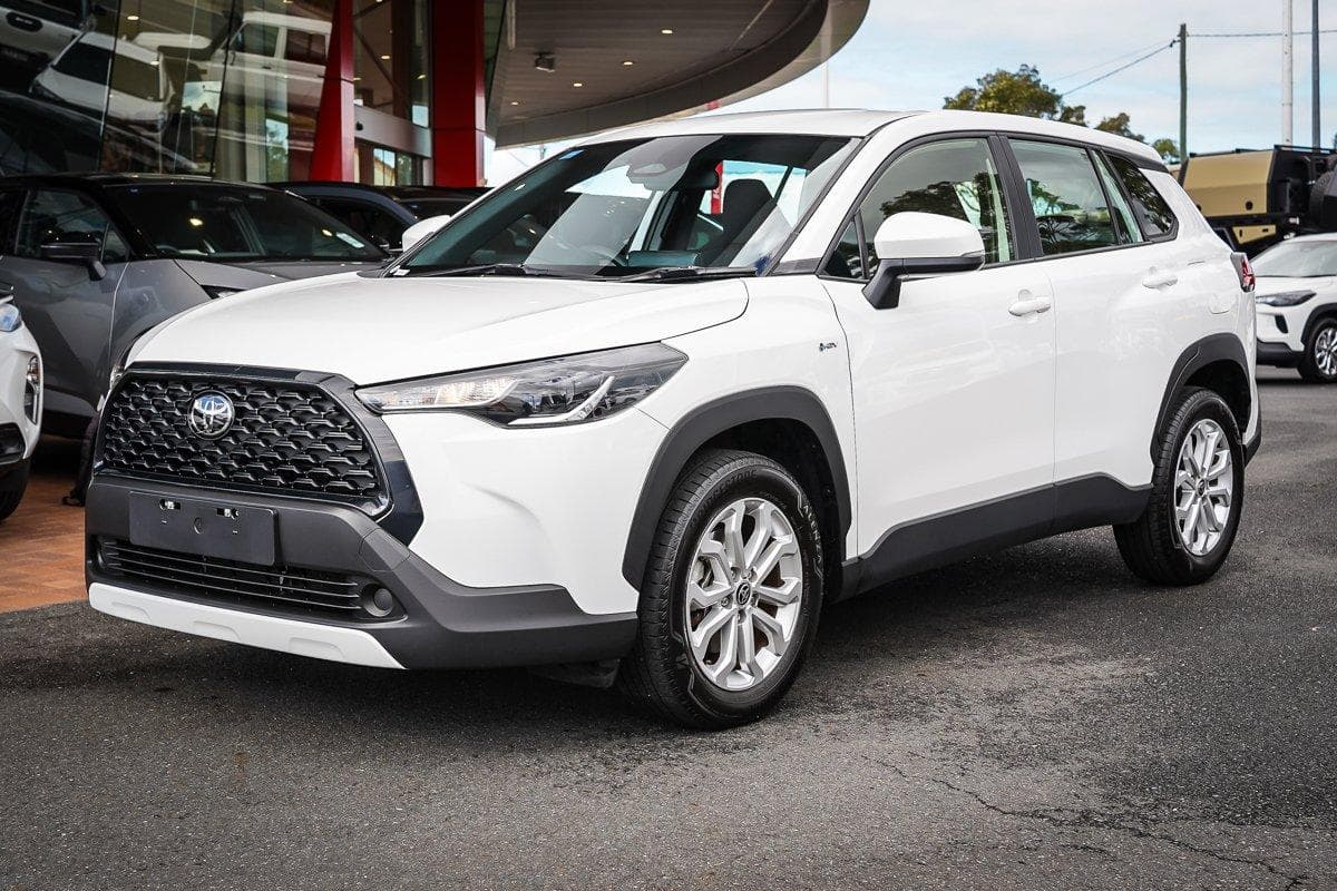 2025 Toyota Corolla Cross GX in White