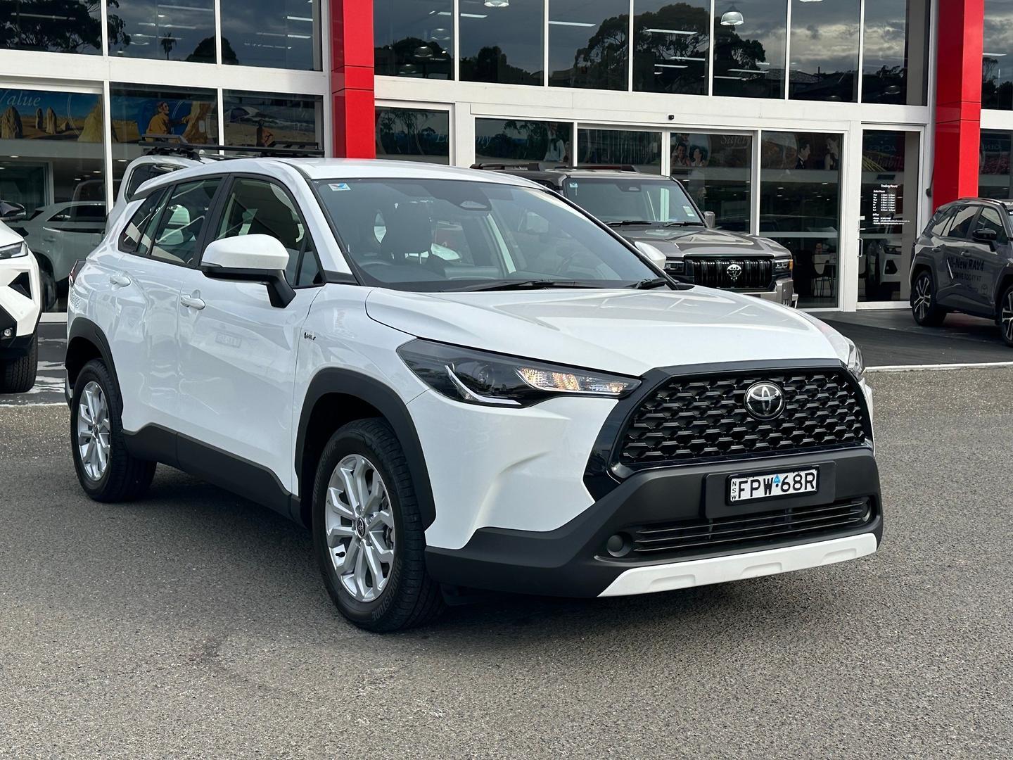 2025 Toyota Corolla Cross GX in White