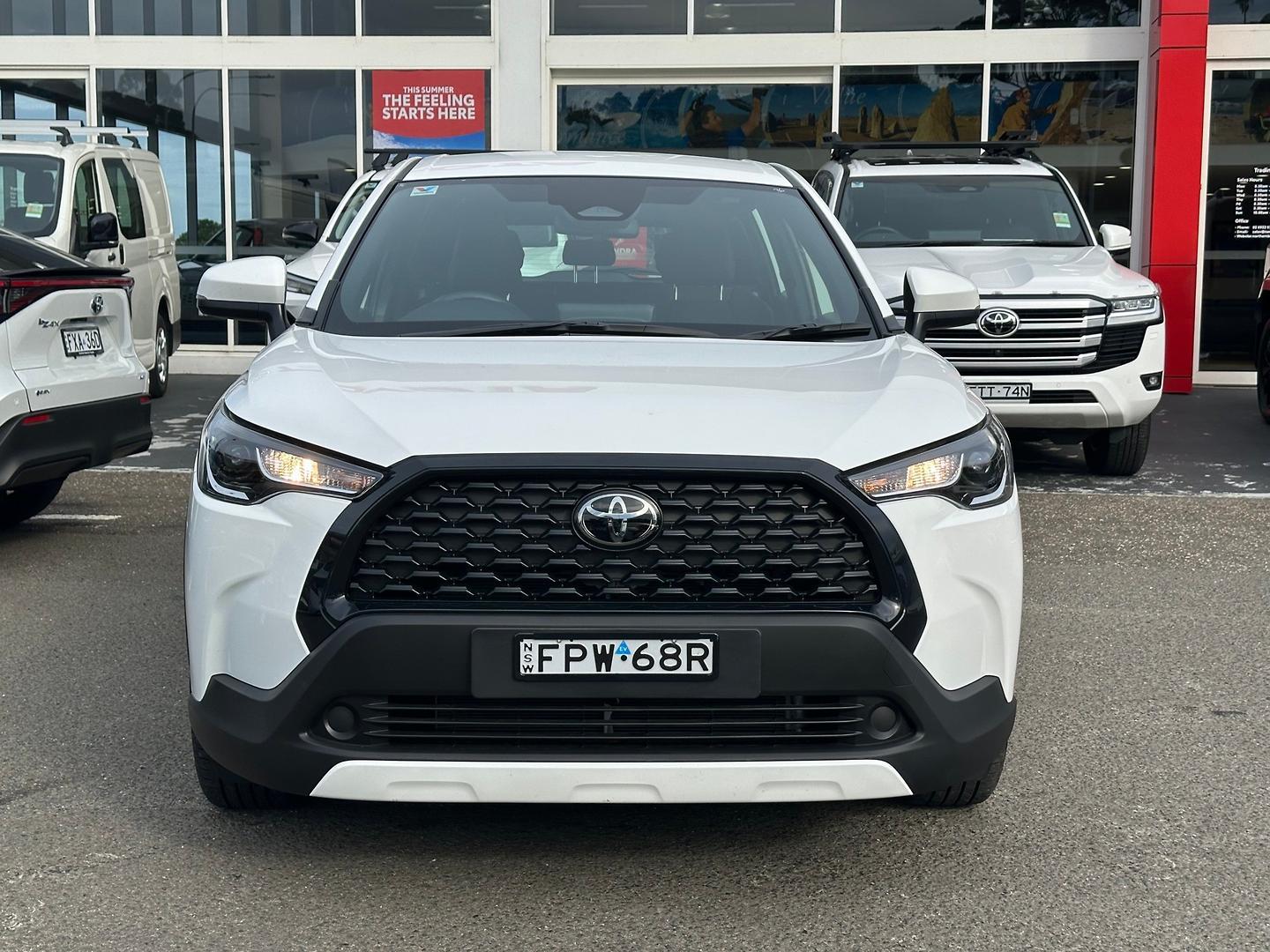 2025 Toyota Corolla Cross GX in White