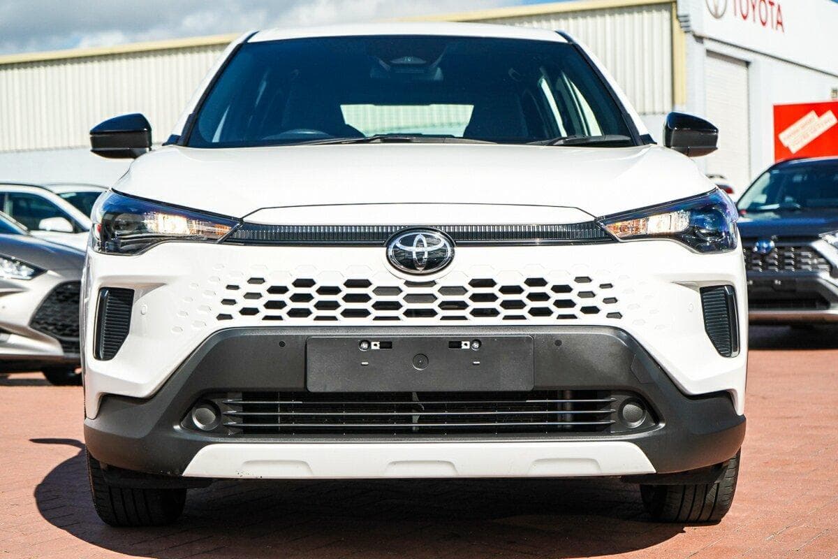2025 Toyota Corolla Cross GX in White