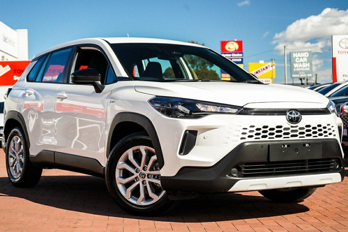 2025 Toyota Corolla Cross GX in White