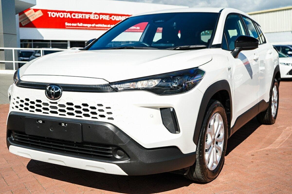 2025 Toyota Corolla Cross GX in White