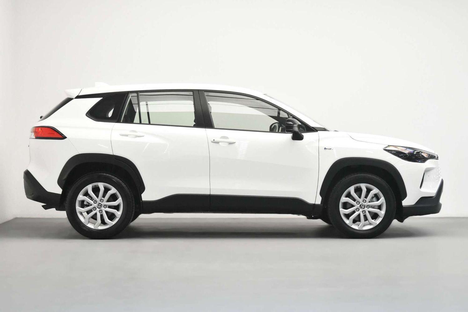 2025 Toyota Corolla Cross GX in White