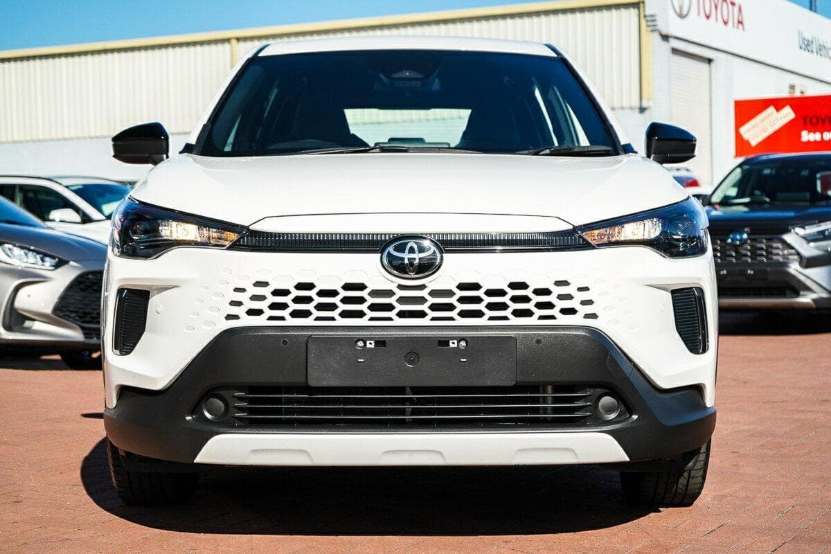 2025 Toyota Corolla Cross GX in White